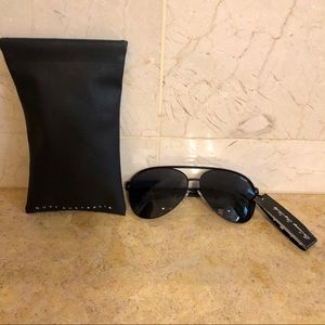 Quay Australia black Aviators. NWT.